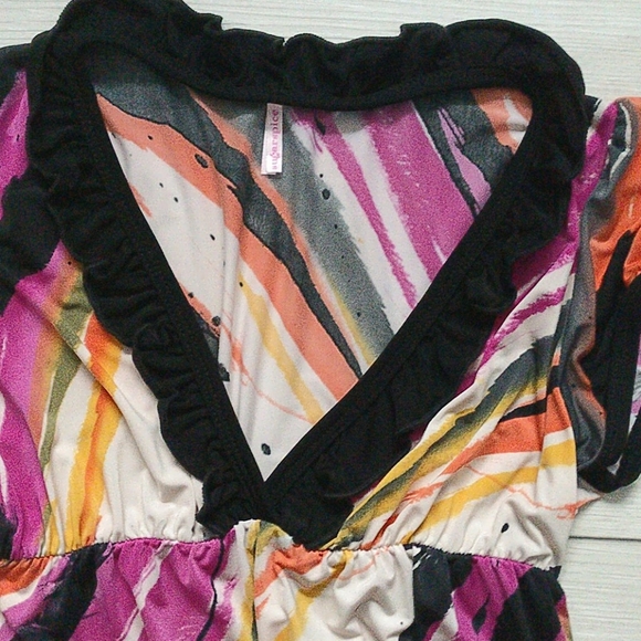 *💖 NWOTPink Low V cut, tunic - Picture 3 of 11